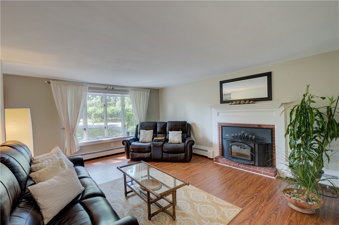 19 Hazelton Road Barrington, RI 02806 - Photo 9 of 32