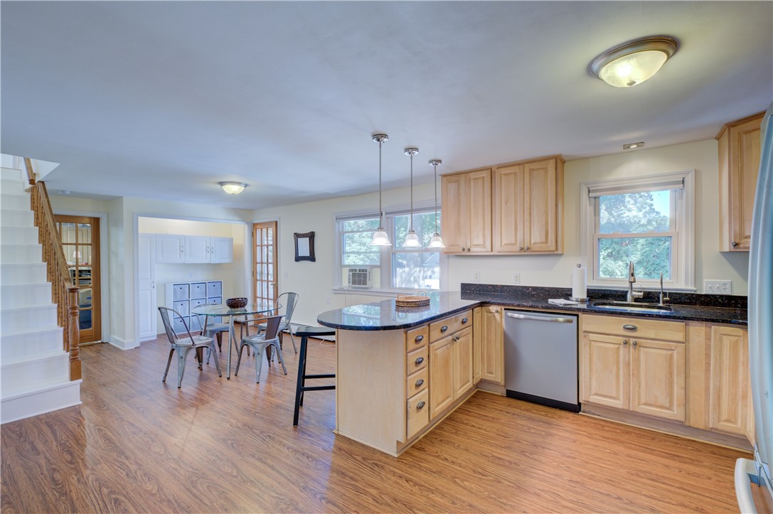 19 Hazelton Road Barrington, RI 02806 - Photo 10 of 32