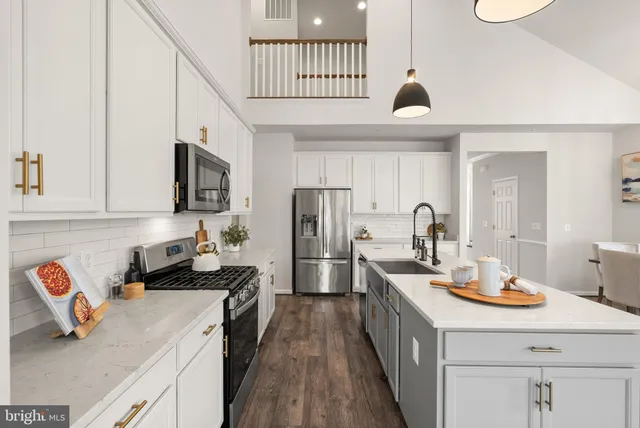 $800,000 | 2760 Cockspur Lane, Dumfries, VA 22026