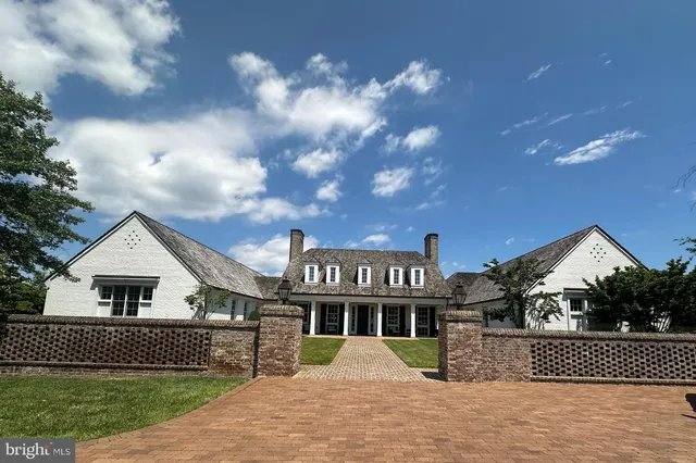 $800,000 | 2760 Cockspur Lane, Dumfries, VA 22026