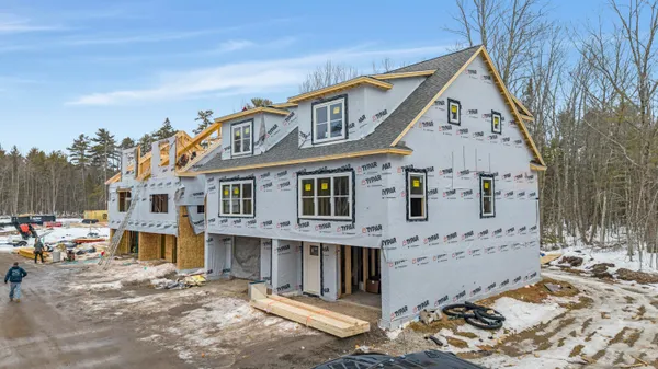 $595,900 | 9 Creekside, Unit 5, Kennebunkport, ME 04046