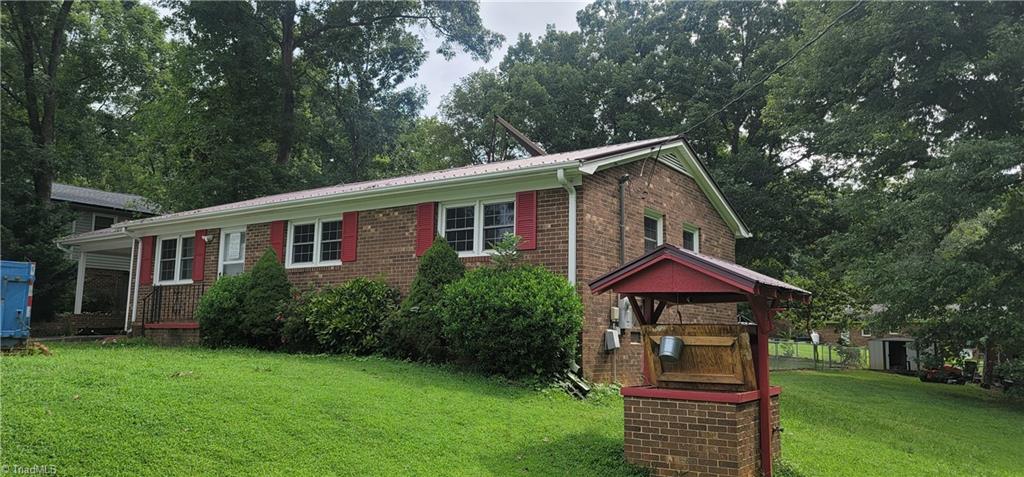 411 Chaney Road Asheboro, NC 27205 - Photo 2 of 29 Gallery Image 2