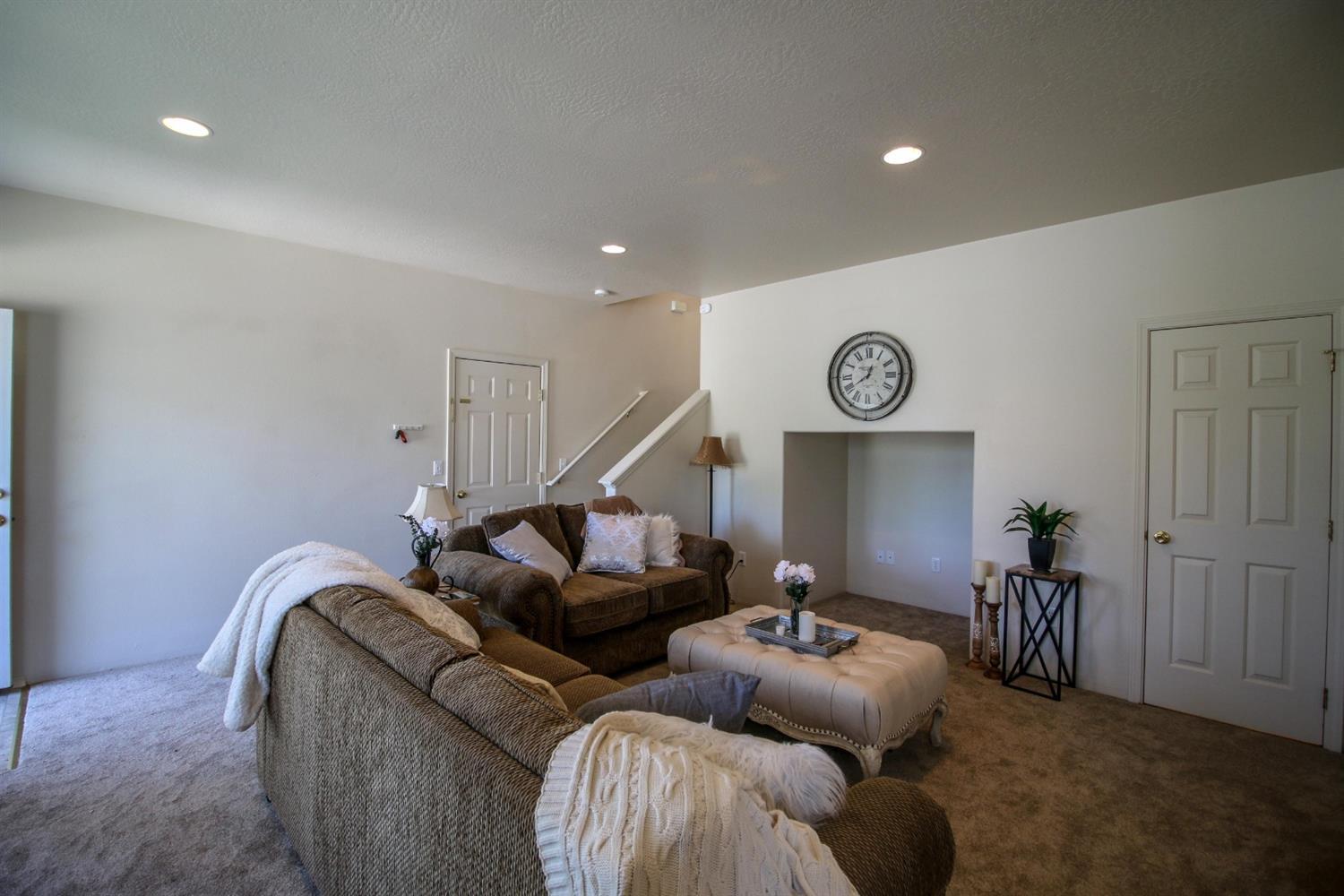 255 North 6th Street Central Point, OR 97502 - Photo 4 of 26 Additional Photo