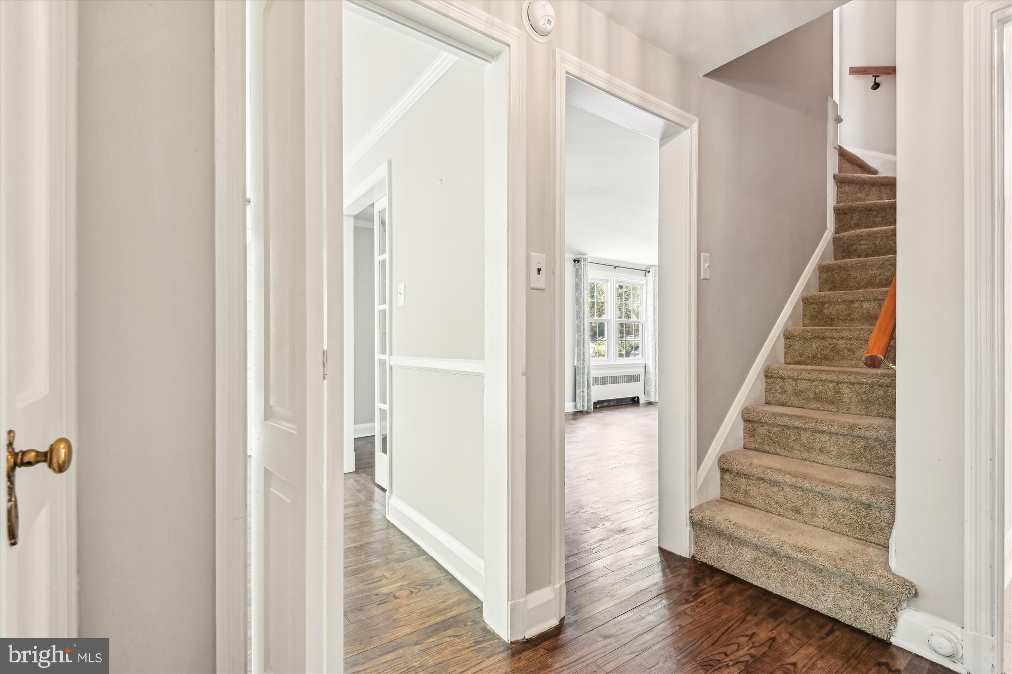 1402 Ruxton Road Baltimore, MD 21204 - Photo 20 of 32 The Hallway to the second floor