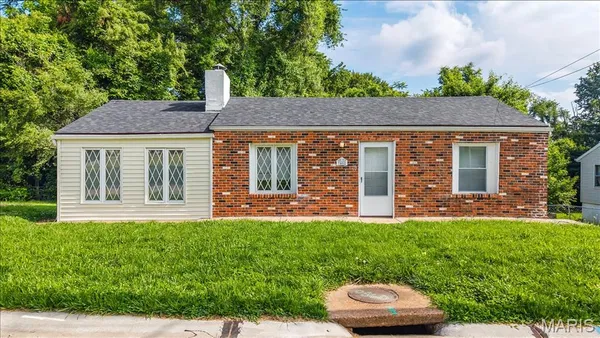 $105,000 | 7461 Castro Drive, Ferguson, MO 63135
