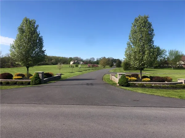 $285,000 | 1 Poinciana Drive, Unit PVT, Pittsford, NY 14534