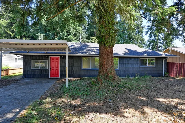 $3,900 | 22705 58th Avenue West, Mountlake Terrace, WA 98043