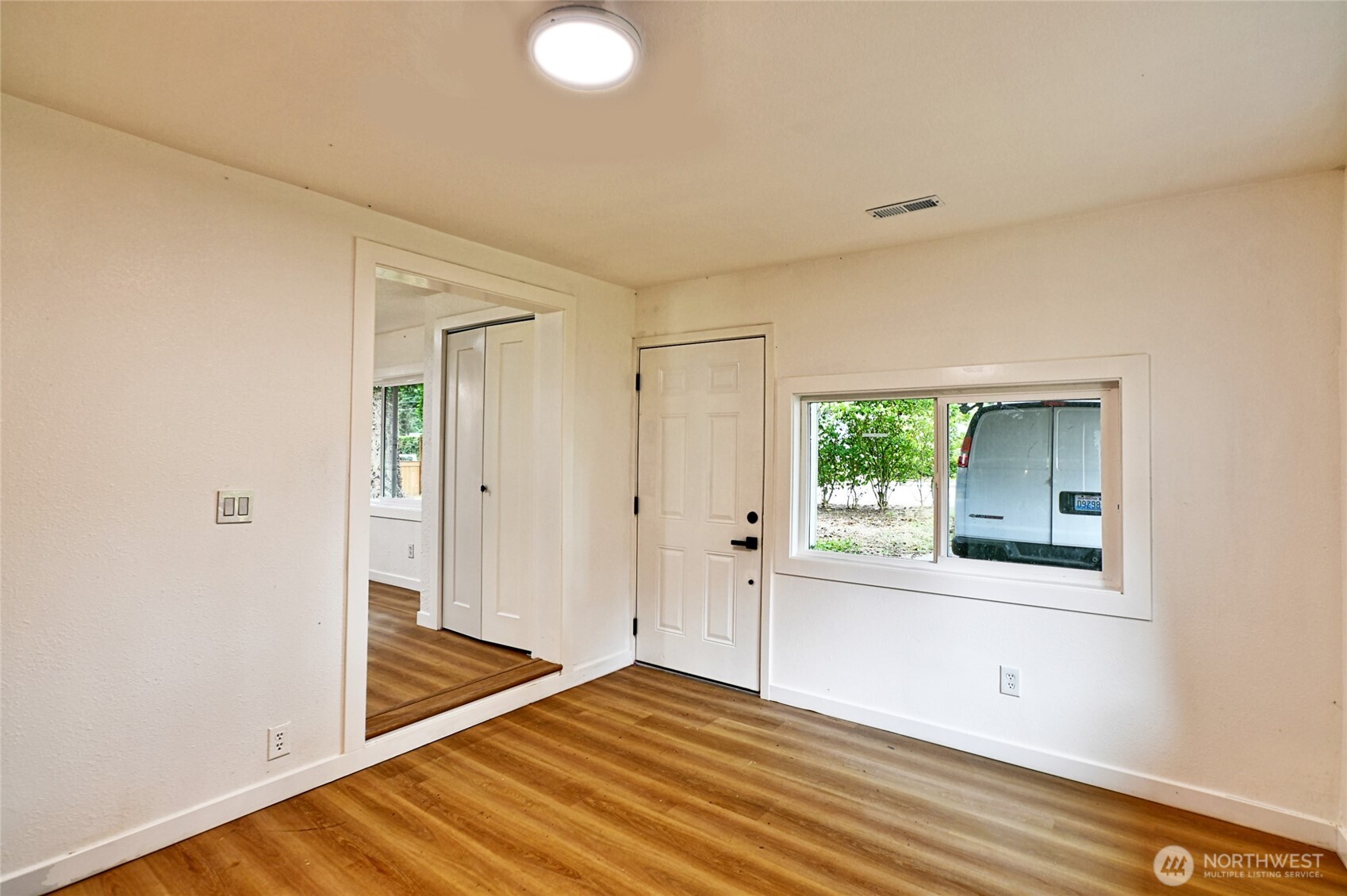 22705 58th Avenue West Mountlake Terrace, WA 98043 - Photo 13 of 24