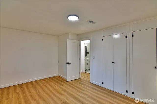 $3,900 | 22705 58th Avenue West, Mountlake Terrace, WA 98043