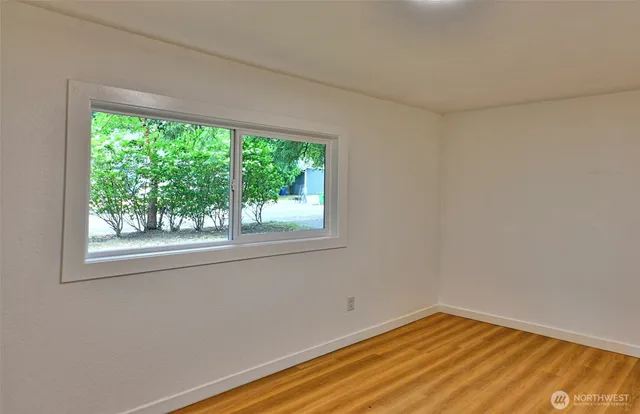 $3,900 | 22705 58th Avenue West, Mountlake Terrace, WA 98043