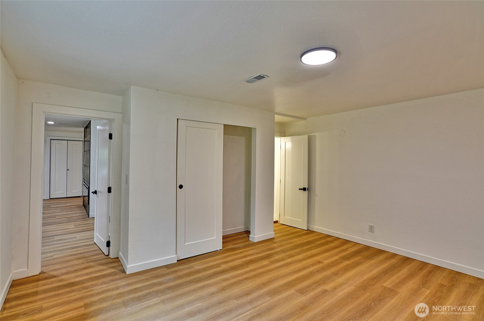 22705 58th Avenue West Mountlake Terrace, WA 98043 - Photo 18 of 24