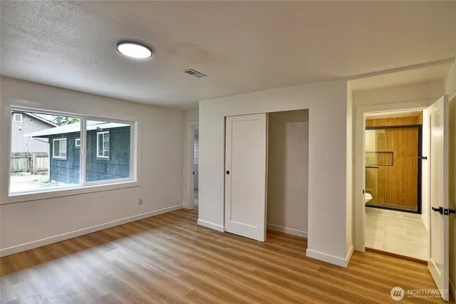 $3,900 | 22705 58th Avenue West, Mountlake Terrace, WA 98043