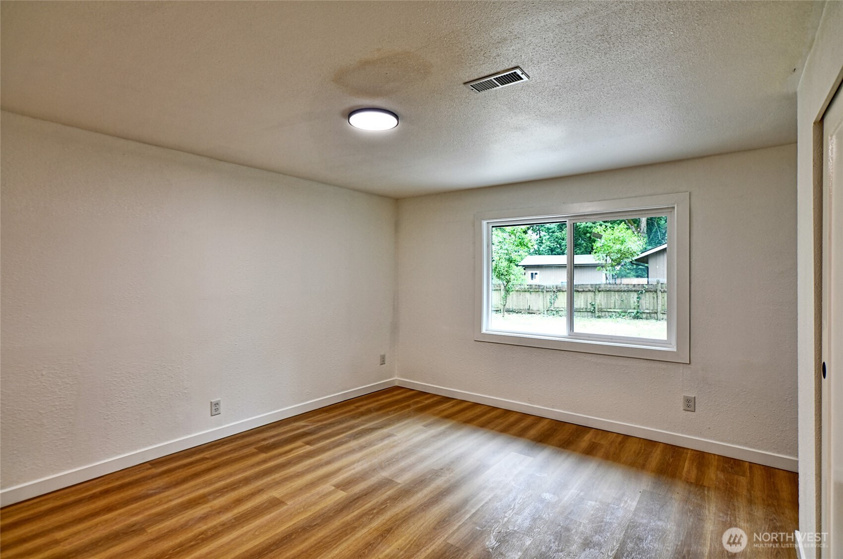 22705 58th Avenue West Mountlake Terrace, WA 98043 - Photo 20 of 24