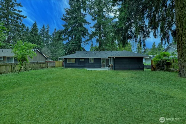 $3,900 | 22705 58th Avenue West, Mountlake Terrace, WA 98043