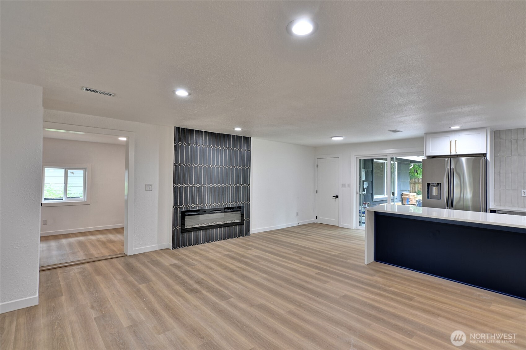 22705 58th Avenue West Mountlake Terrace, WA 98043 - Photo 7 of 24