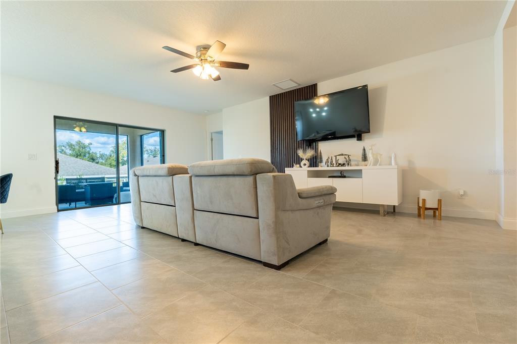 9693 Early Loop Groveland, FL 34736 - Photo 8 of 21