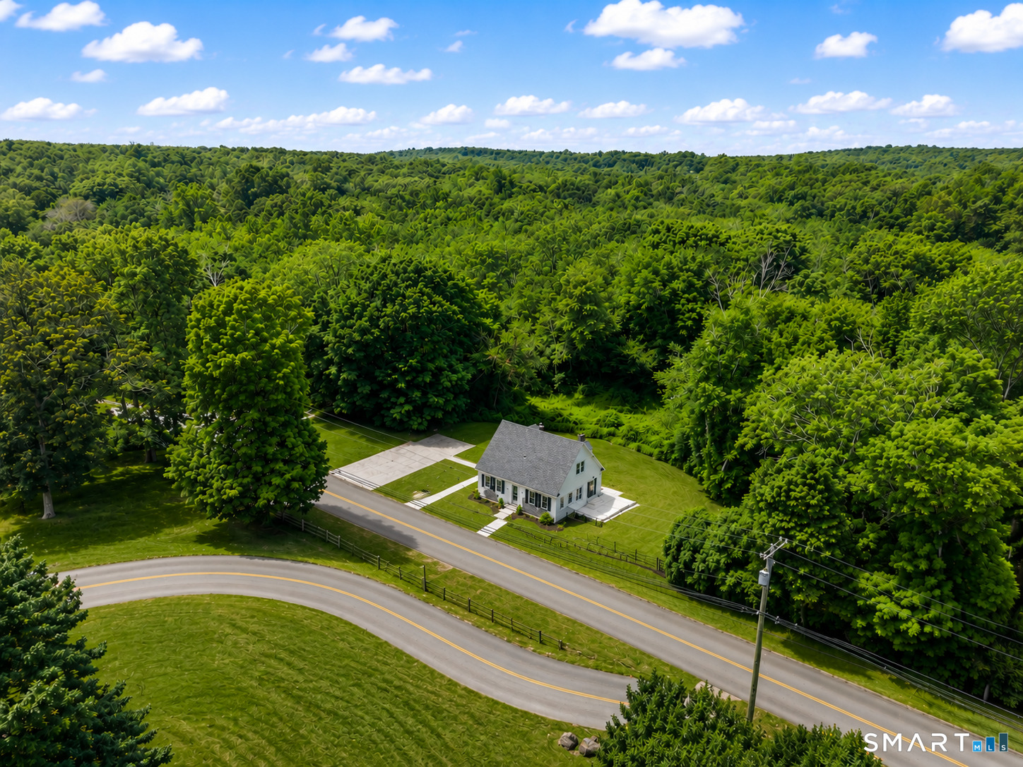 52 Walnut Hill Road East Lyme, CT 06333 - Photo 9 of 34