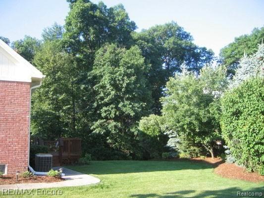 706 Dakota Court Rochester, MI 48307 - Photo 5 of 21 BACKYARD