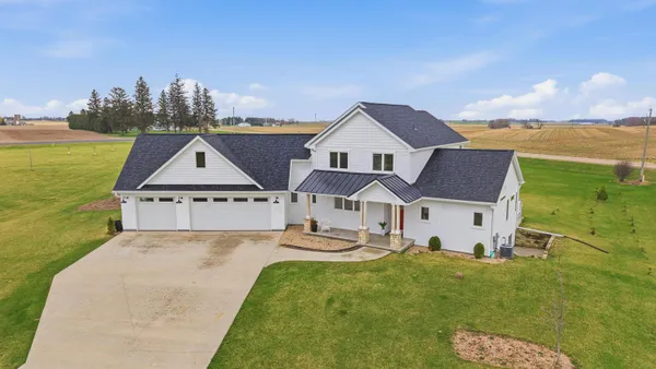$679,900 | N6329 Tradewinds Circle, Beaver Dam, WI 53916