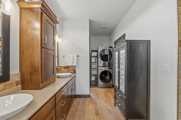 $679,900 | N6329 Tradewinds Circle, Beaver Dam, WI 53916