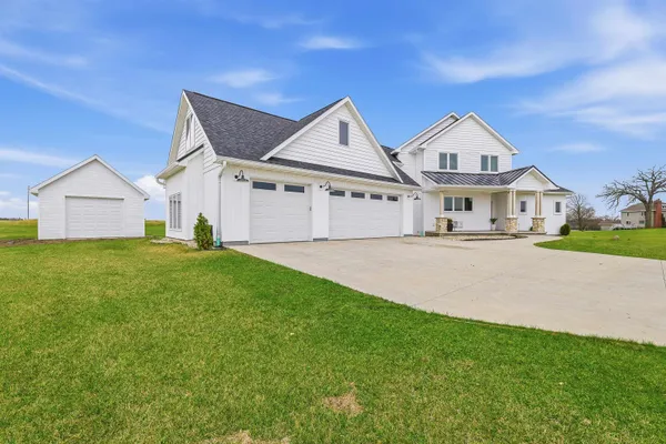 $679,900 | N6329 Tradewinds Circle, Beaver Dam, WI 53916