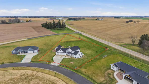 $679,900 | N6329 Tradewinds Circle, Beaver Dam, WI 53916