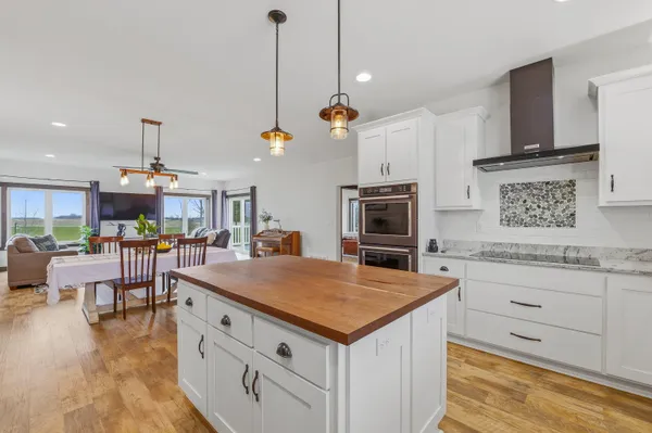 $679,900 | N6329 Tradewinds Circle, Beaver Dam, WI 53916