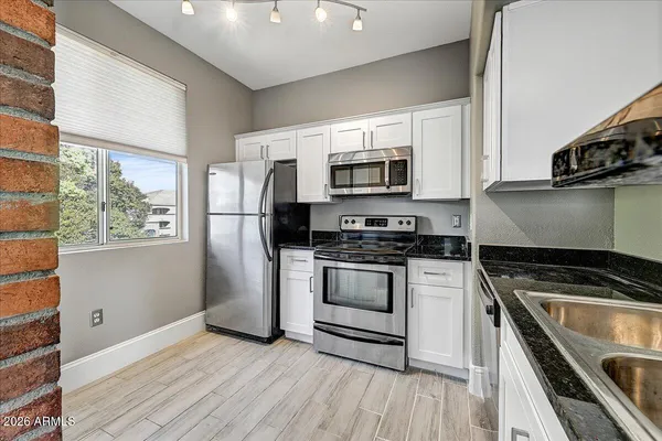 $300,000 | 3302 North 7th Street, Unit 353, Phoenix, AZ 85014