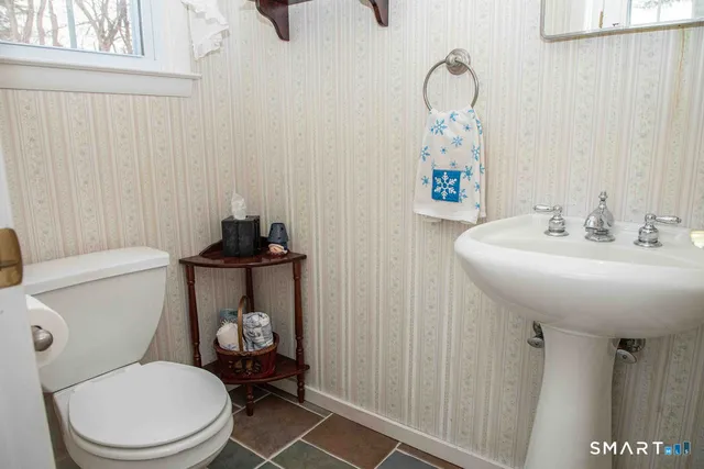 $499,000 | 12 Craigemore Circle, Avon, CT 06001