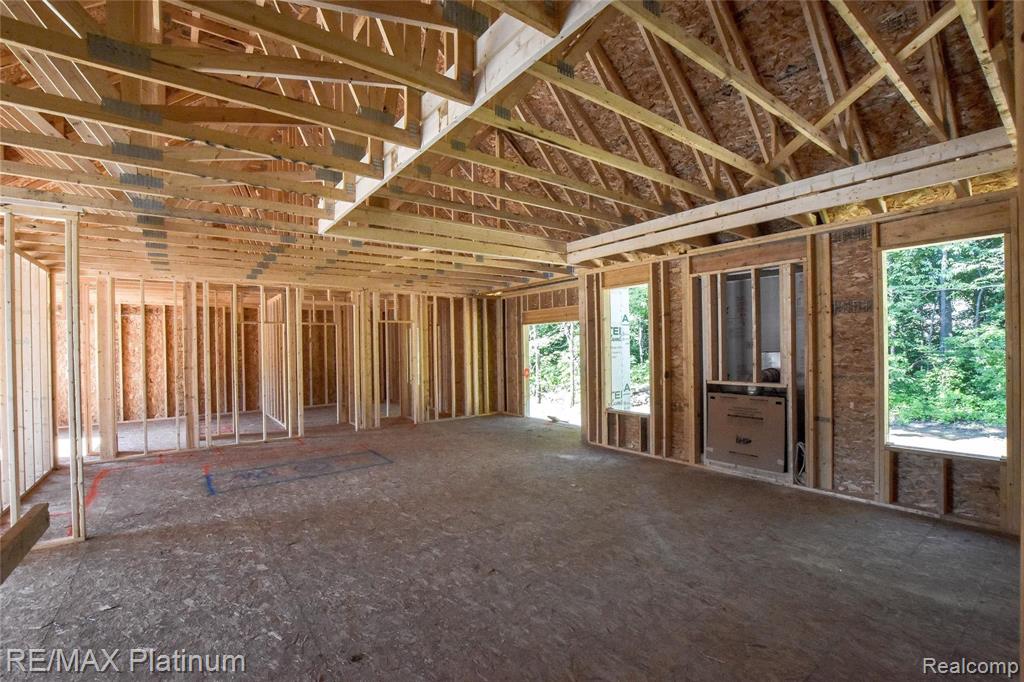 24 Timberleaf Drive Brighton, MI 48114 - Photo 4 of 39