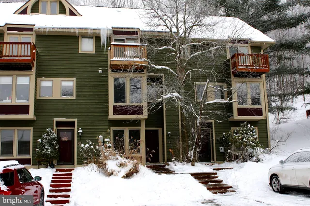 $379,900 | 18 Winding Way, Unit 18D, McHenry, MD 21541