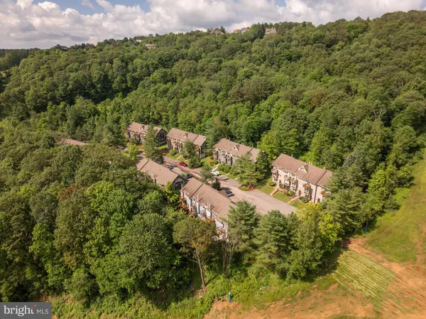 $374,900 | 18 Winding Way, Unit 18D, McHenry, MD 21541