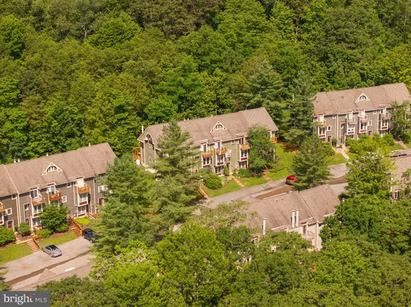 $374,900 | 18 Winding Way, Unit 18D, McHenry, MD 21541