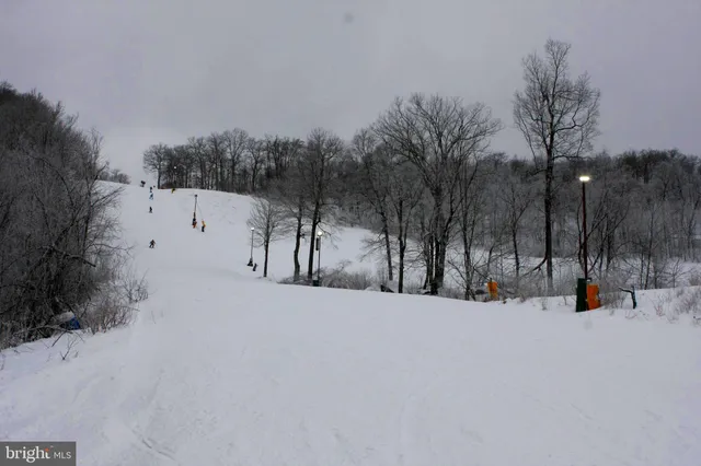 $379,900 | 18 Winding Way, Unit 18D, McHenry, MD 21541