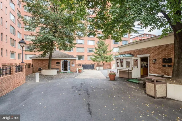 $1,900 | 1021 Arlington Boulevard, Unit 743, Arlington, VA 22209