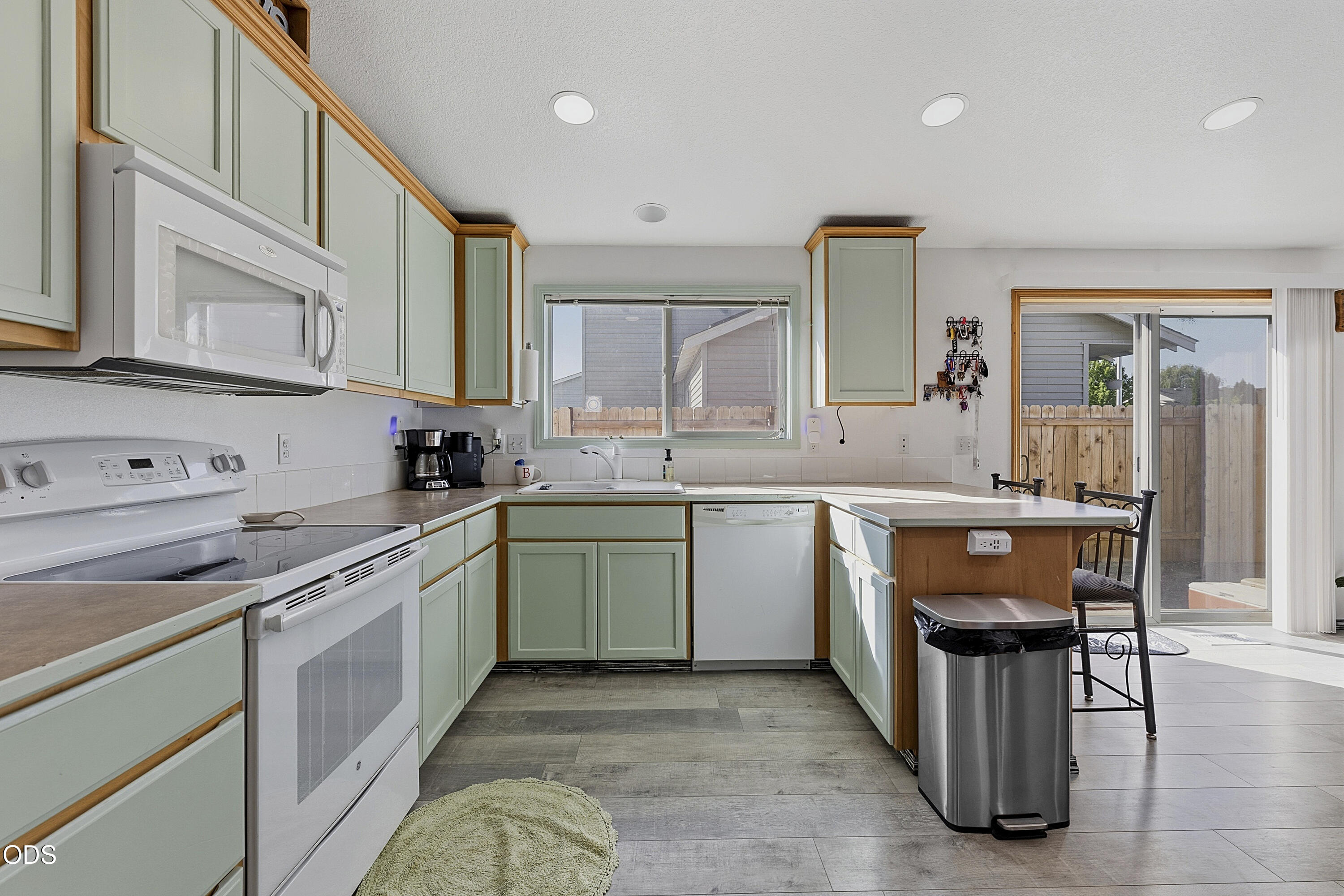 316 Center Ridge Drive Culver, OR 97734 - Photo 12 of 35