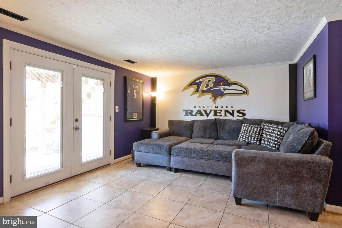 1067 Downton Road Baltimore, MD 21227 - Photo 22 of 47 Tons of space