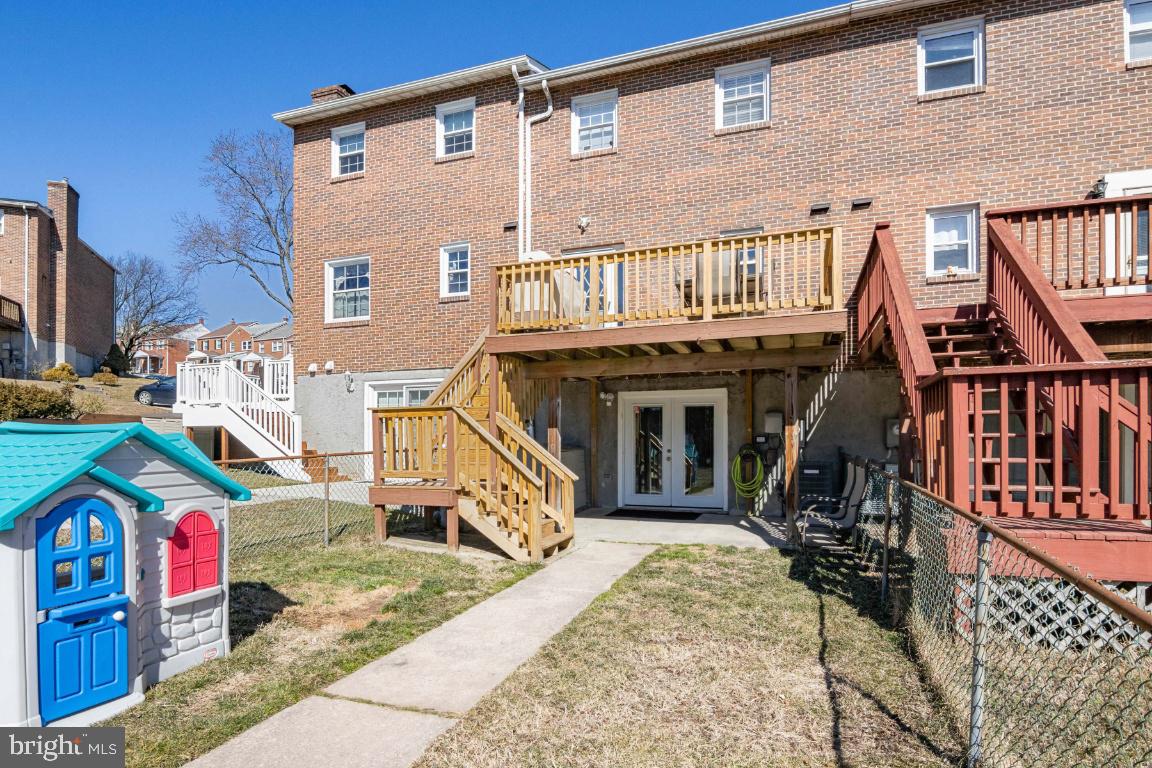 1067 Downton Road Baltimore, MD 21227 - Photo 30 of 47