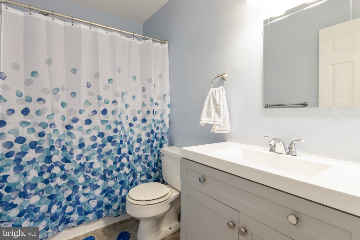 1067 Downton Road Baltimore, MD 21227 - Photo 41 of 47 Full bath on upper