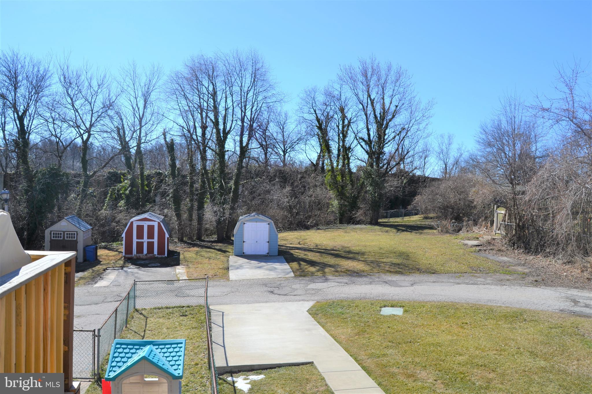 1067 Downton Road Baltimore, MD 21227 - Photo 45 of 47 Open space out back