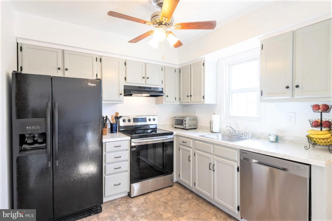 1067 Downton Road Baltimore, MD 21227 - Photo 8 of 47 New appliances