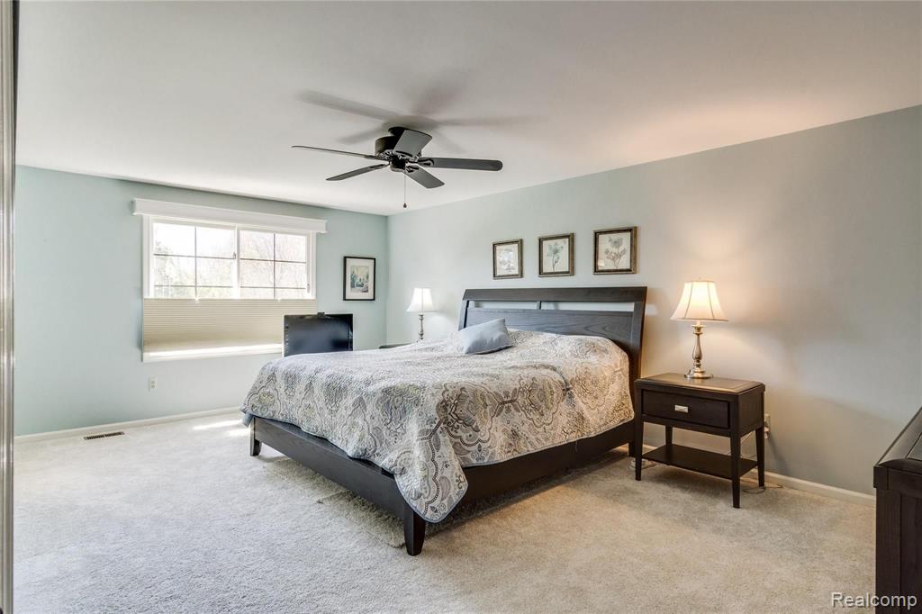 571 Augusta Drive Rochester Hills, MI 48309 - Photo 20 of 42