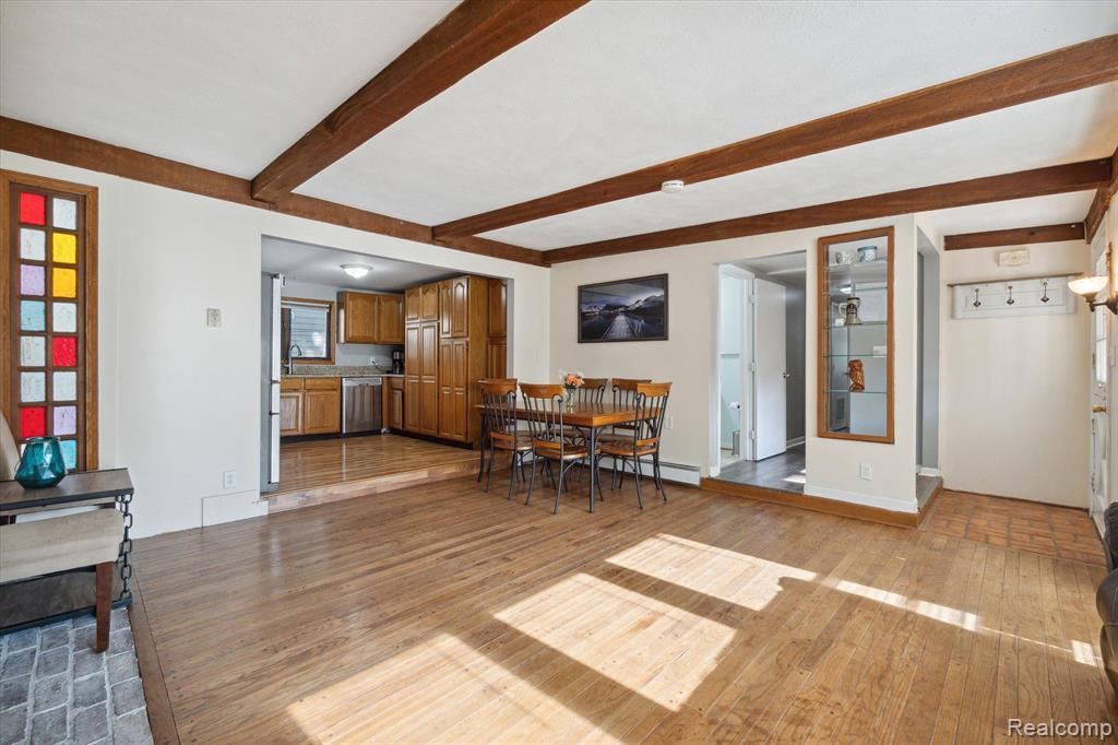 3899 Mapleleaf Road Waterford, MI 48328 - Photo 14 of 51