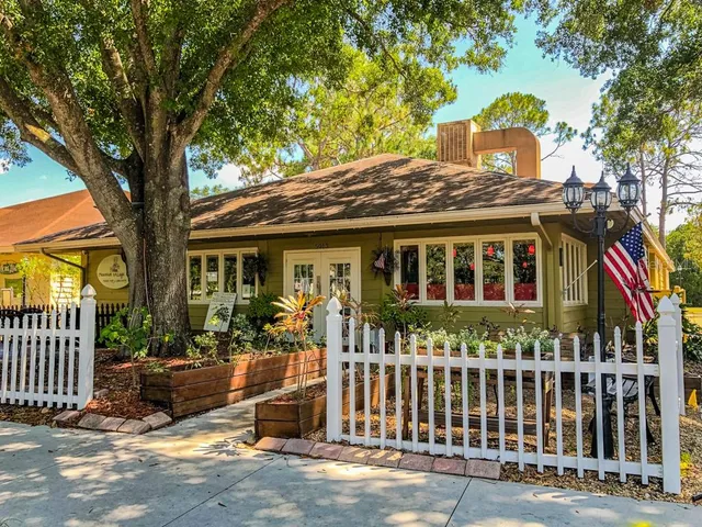 $3,300 | 4459 Oakley Greene, Unit 62, Sarasota, FL 34235