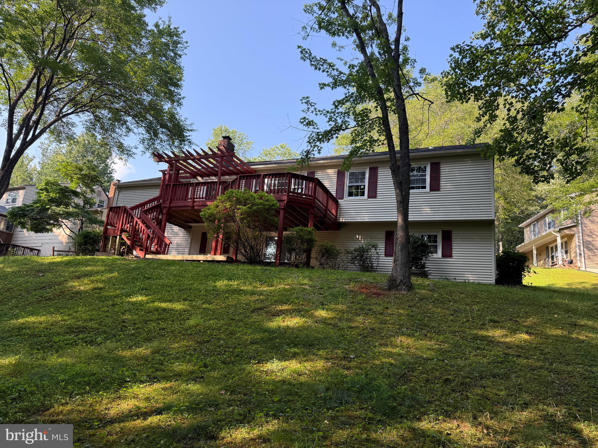 7937 St George Court Springfield, VA 22153 - Photo 3 of 47