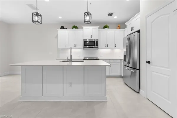 $3,200 | 6947 Avalon Circle, Unit 1907, Naples, FL 34112