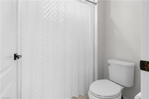 $3,200 | 6947 Avalon Circle, Unit 1907, Naples, FL 34112