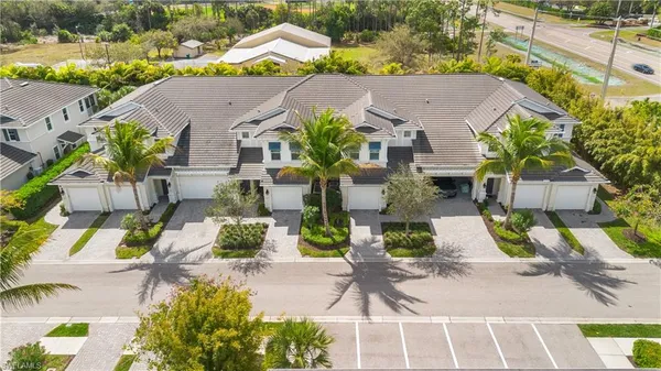 $3,200 | 6947 Avalon Circle, Unit 1907, Naples, FL 34112