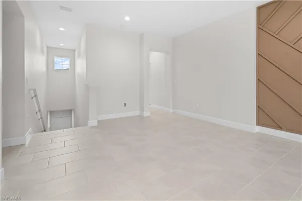 $3,200 | 6947 Avalon Circle, Unit 1907, Naples, FL 34112