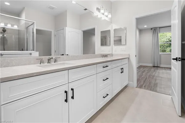 $3,200 | 6947 Avalon Circle, Unit 1907, Naples, FL 34112